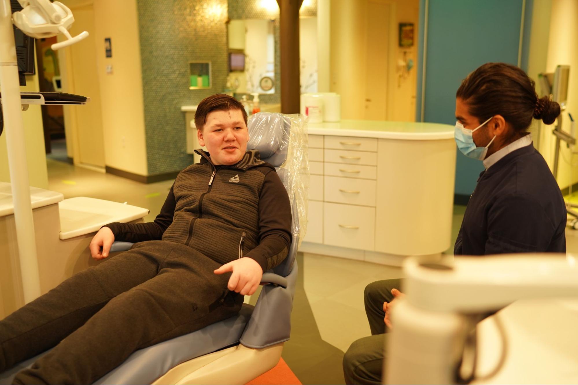 A Teen&rsquo;s Guide to Maintaining Oral Health during Treatment